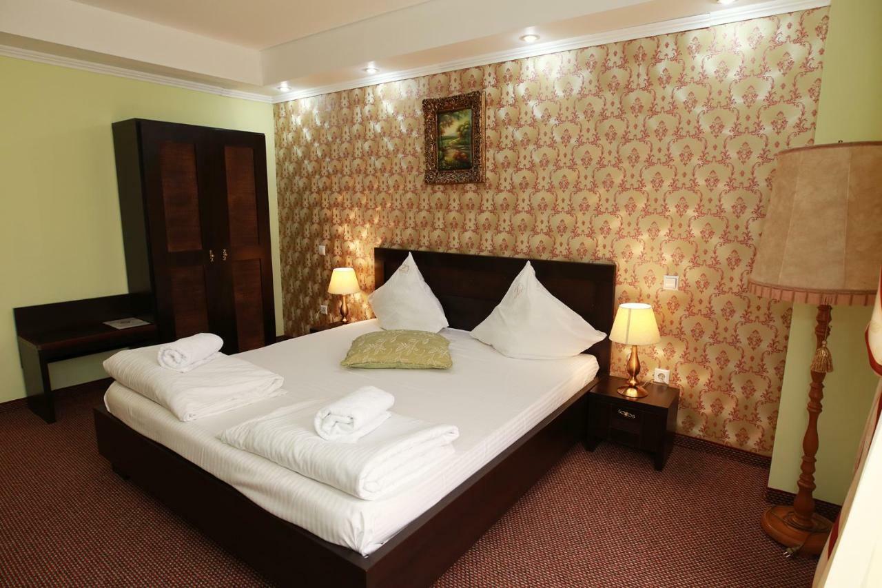 Hotel-Pensiunea Zefir Timisoara Bagian luar foto